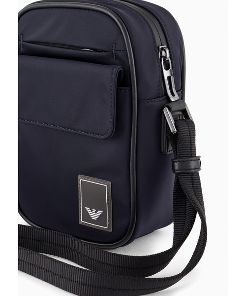 EMPORIO ARMANI（エンポリオアルマーニ）の「【エンポリオ アルマーニ】トラベルエッセンシャル テクケース ナイロン製（ショルダーバッグ・メンズ・ネイビー・FREE）」の11枚目の写真