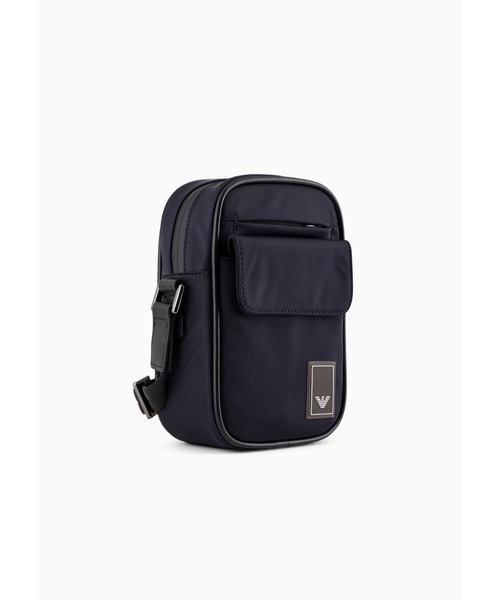 EMPORIO ARMANI（エンポリオアルマーニ）の「【エンポリオ アルマーニ】トラベルエッセンシャル テクケース ナイロン製（ショルダーバッグ・メンズ・ネイビー・FREE）」の8枚目の写真