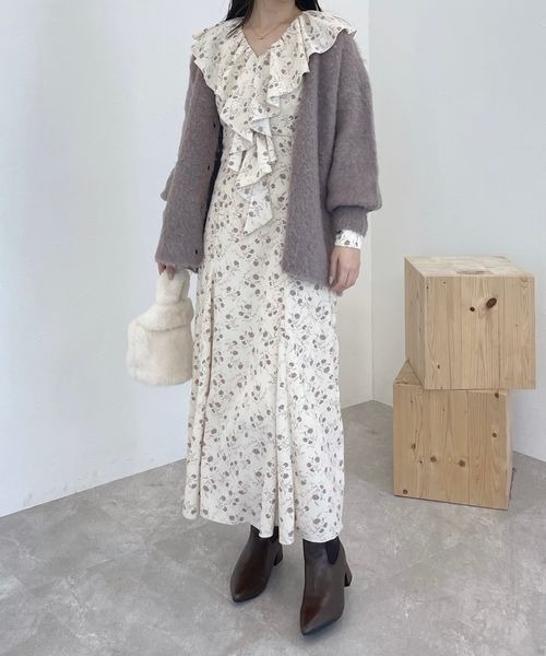 mysty woman（ミスティウーマン）の「ブローチ付きフロントフリルワンピース　986749（ワンピース・レディース・アイボリー/ブラック/ブラウン・FREE）」の22枚目の写真