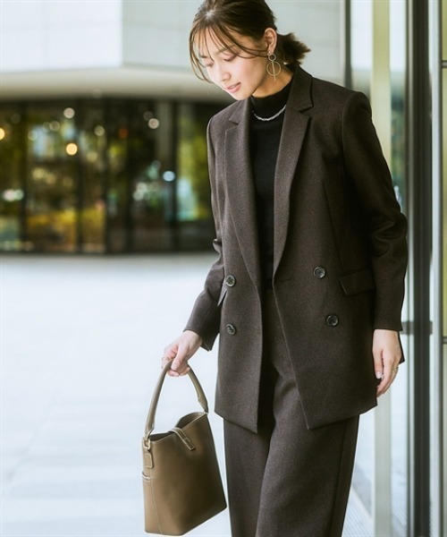 7days Life Styling（セブンデイズライフスタイリング）の「【洗える・ストレッチ】セットアップ対応ウール調ダブルブレストジャケット（上下別売）（スーツジャケット・レディース・ブラウン系/ブラック/グレイッシュベージュ/グレー系その他・M/LL/L/3L/S/6L）」の5枚目の写真
