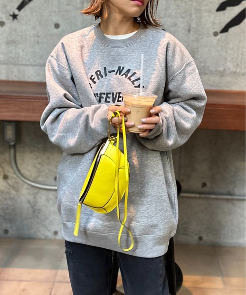 mi via loca(ミヴィアロカ)の「United Athle Vintageライク FRINALLY ウラケ裏起毛 ロゴスウェット(スウェット・レディース・ブラック/ベージュ/トップグレー・MEDIUM/X-LARGE)」の7枚目の写真
