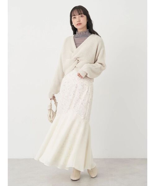 earth music&ecology（アースミュージックアンドエコロジー）の「ツイストデザインニット（ニット/セーター・レディース・ブラック/グレー/アイボリー/ピンクベージュ・FREE）」の10枚目の写真