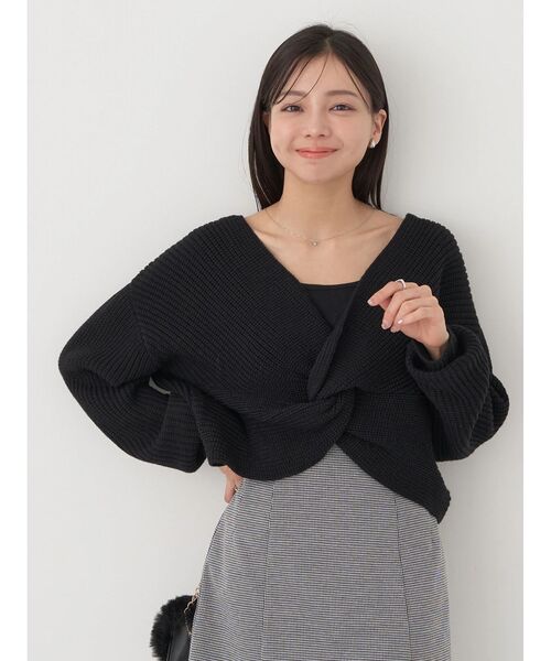 earth music&ecology（アースミュージックアンドエコロジー）の「ツイストデザインニット（ニット/セーター・レディース・ブラック/グレー/アイボリー/ピンクベージュ・FREE）」の7枚目の写真