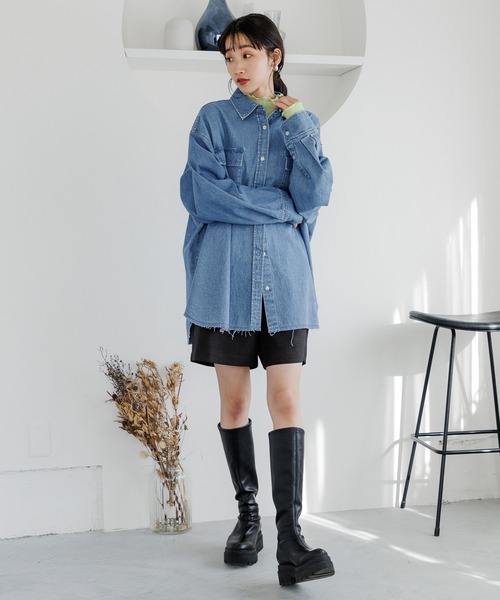 LOWRYS FARM（ローリーズファーム）の「デニムBIGシャツ　991736（シャツ/ブラウス・レディース・ネイビー/ブルー/ブルー系その他・FREE）」の15枚目の写真