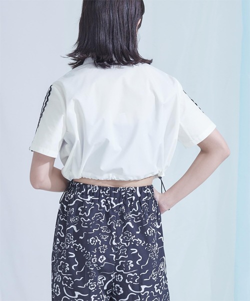 miette(ミエット)の「裾ドロストクロップドシャツ(シャツ/ブラウス・レディース・ブルーグリーン/ブラック/オフホワイト・FREE)」の20枚目の写真