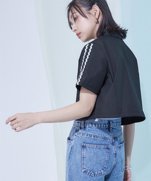 miette(ミエット)の「裾ドロストクロップドシャツ(シャツ/ブラウス・レディース・ブルーグリーン/ブラック/オフホワイト・FREE)」の21枚目の写真