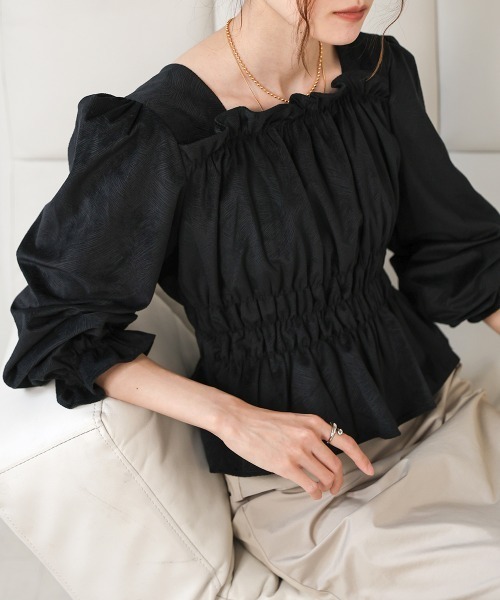 ギャザー入りパフトップ #黒 LITMUS ギャザー入りパフトップ #黒 LITMUS ギャザー入りパフトップ #黒 LITMUS