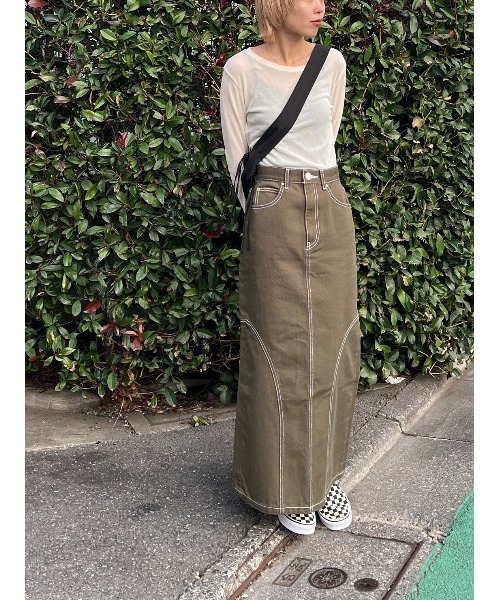 BLACK BY MOUSSY（ブラックバイマウジー）の「switching long skirt(スイッチングロングスカート)（デニムスカート・レディース・ホワイト/カーキ・1/2/0）」の4枚目の写真