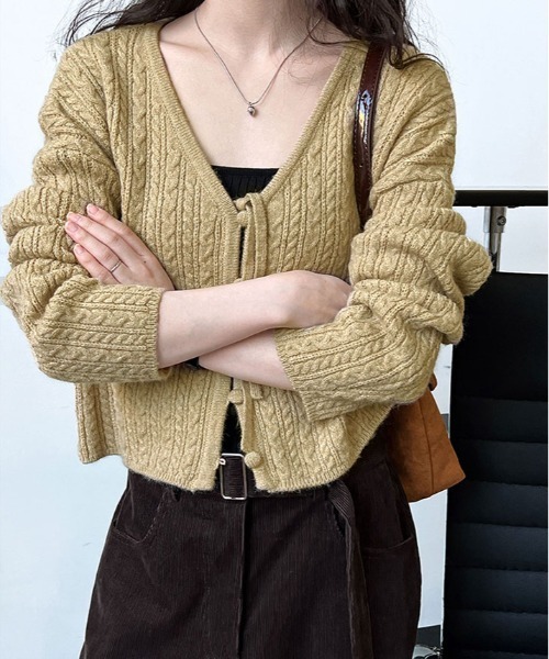 kirakiraShop(キラキラショップ)の「くるみボタン ケーブル ニット ショート カーディガン(ニット/セーター・レディース・グレー/ブルー/ベージュ・FREE)」の15枚目の写真