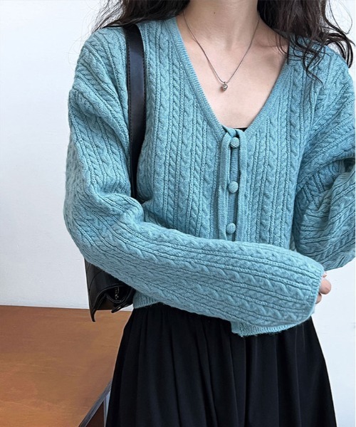 kirakiraShop(キラキラショップ)の「くるみボタン ケーブル ニット ショート カーディガン(ニット/セーター・レディース・グレー/ブルー/ベージュ・FREE)」の19枚目の写真