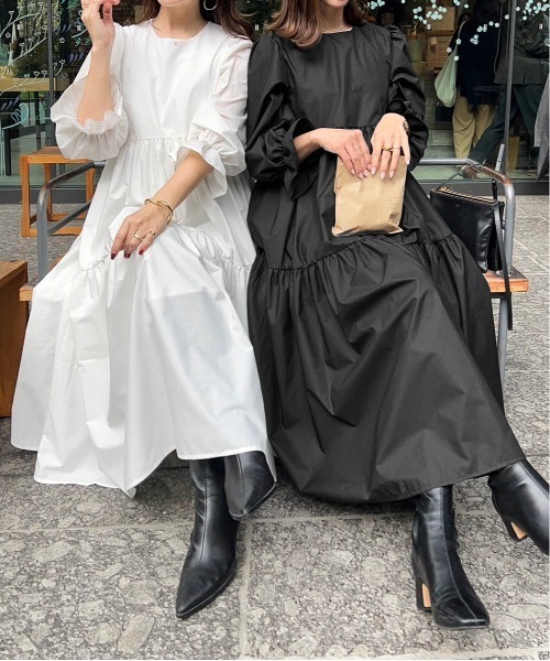 AMELY(エミリー)の「《Ranさん×midopeiさんコラボ》ティアードギャザーワンピース(ワンピース・レディース・ブラック/ホワイト・フリー)」の4枚目の写真