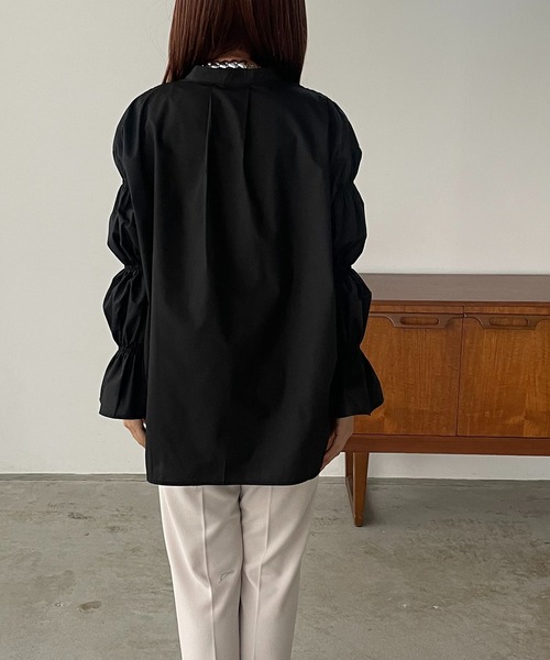 antic rag（アンティックラグ）の「ギャザースリーブブラウス（シャツ/ブラウス・レディース・ベージュ/ブラック・FREE）」の5枚目の写真