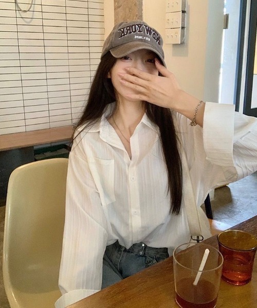 Achic(アシック)の「日焼け対策オーバーサイズ長袖シャツ(シャツ/ブラウス・レディース・ライトイエロー/ホワイト/ライトブルー・M)」の11枚目の写真
