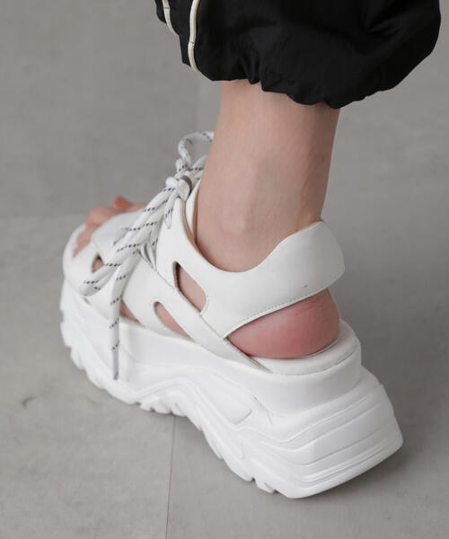 FREE'S MART（フリーズマート）の「◆スニーカーソールサンダル（サンダル・レディース・ブラック/ホワイト・MEDIUM/SMALL）」の18枚目の写真