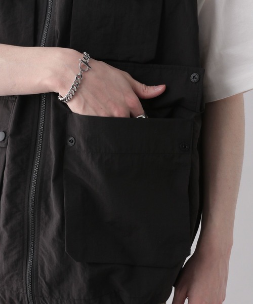 RAGEBLUE(レイジブルー)の「マルチポケット/ミリタリー/オーバーサイズナイロンベスト(ベスト・メンズ・ブラック/ブラウン系その他/ライトグレー・MEDIUM/LARGE)」の14枚目の写真