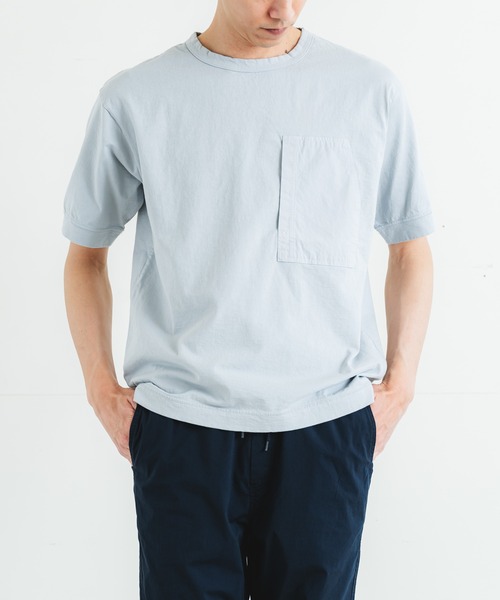 quadro(クオドロ)の「24/1GTⅡスーパー天竺布帛ポケット半袖クルーネックプルオーバー(Tシャツ/カットソー・メンズ・ベージュ/ダークグリーン/ブルーグレー/ライトグレー・LARGE/MEDIUM)」の2枚目の写真