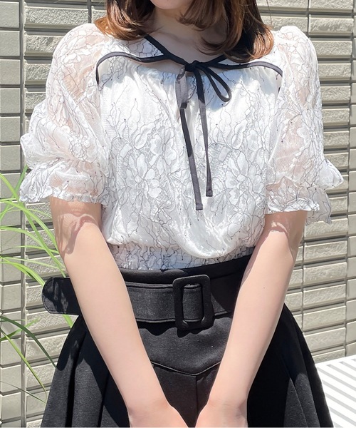 one way（ワンウェイ）の「デコルテリボンブラウス　花柄/レース（シャツ/ブラウス・レディース・ブルー系その他/ピンク系その他/ブラック系その他/ホワイト/ブルー/ブラック/ブラック系その他2/ホワイト系その他/ブルー系その他2・FREE）」の3枚目の写真