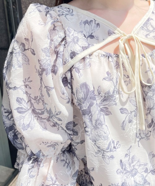 one way（ワンウェイ）の「デコルテリボンブラウス　花柄/レース（シャツ/ブラウス・レディース・ブルー系その他/ピンク系その他/ブラック系その他/ホワイト/ブルー/ブラック/ブラック系その他2/ホワイト系その他/ブルー系その他2・FREE）」の17枚目の写真
