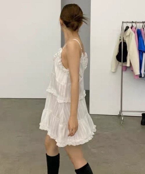 Vipoa（ヴィポア）の「フリルフェミニンワンピース（ワンピース・レディース・ブラック/ホワイト・FREE）」の4枚目の写真