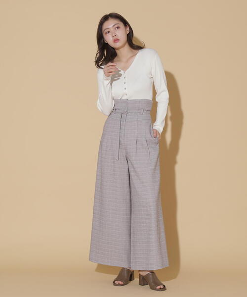 JILL by JILL STUART(ジルバイジルスチュアート)の「◇UV加工ロゴ刺しゅうニットカーディガン(カーディガン/ボレロ・レディース・ホワイト系その他/ブラウン/レッド/ネイビー・FREE)」の7枚目の写真