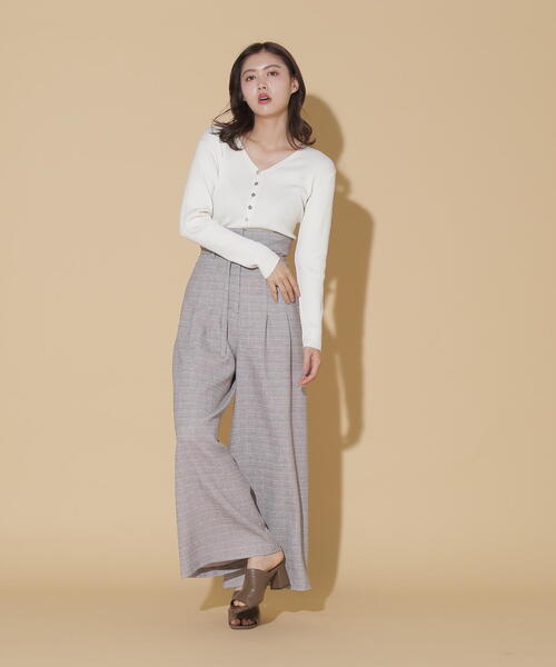 JILL by JILL STUART(ジルバイジルスチュアート)の「◇UV加工ロゴ刺しゅうニットカーディガン(カーディガン/ボレロ・レディース・ホワイト系その他/ブラウン/レッド/ネイビー・FREE)」の9枚目の写真