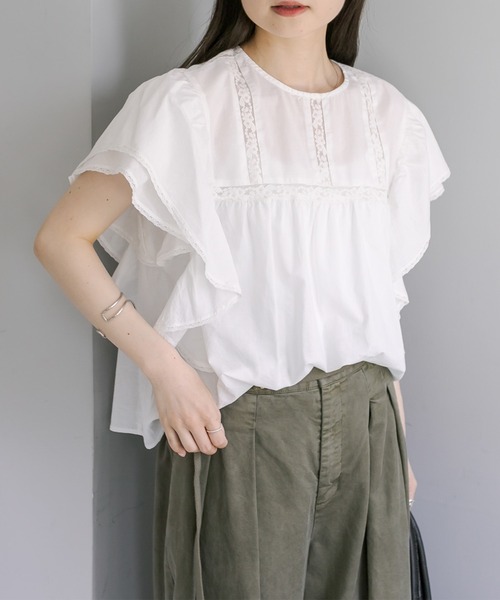 PUAL CE CIN（ピュアルセシン）の「袖フリルレースブラウス（シャツ/ブラウス・レディース・ブラック/グレー/オフホワイト・FREE）」の2枚目の写真