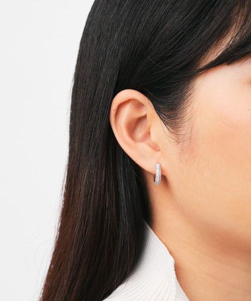 Daniel Wellington(ダニエルウェリントン)の「PAVE CRYSTAL PENDANT EARRING レディースピアス ゴールド/ローズゴールド/シルバー(ピアス(両耳用)・レディース・ピンクゴールド/イエローゴールド/シルバー・ONE SIZE)」の6枚目の写真