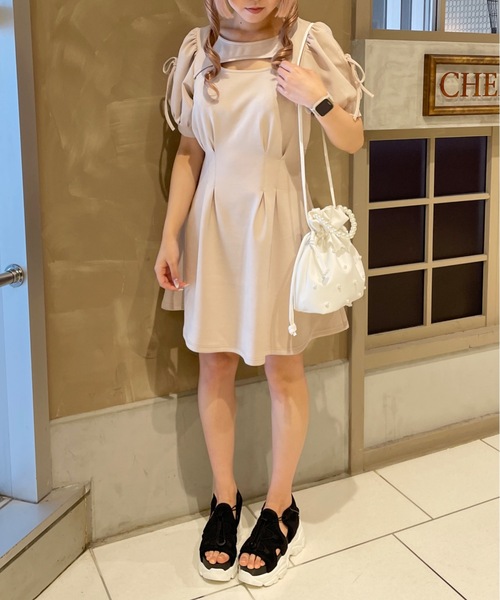 TORTE(トルテ)の「フロントあきタックワンピース(ワンピース・レディース・ブラック/ベージュ/ライトブルー/レッド系その他・FREE)」の6枚目の写真