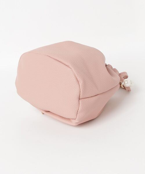 SALTMINT(ソルトミント)の「〔選べる5color / 2way仕様〕パールボールチェーン巾着バッグ バレエコア(ハンドバッグ・レディース・ベージュ/グリーン/ブルー/イエロー/ピンク・ONESIZE)」の15枚目の写真