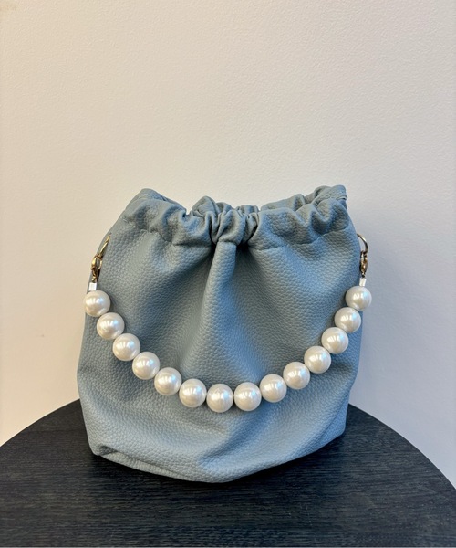 SALTMINT(ソルトミント)の「〔選べる5color / 2way仕様〕パールボールチェーン巾着バッグ バレエコア(ハンドバッグ・レディース・ベージュ/グリーン/ブルー/イエロー/ピンク・ONESIZE)」の11枚目の写真