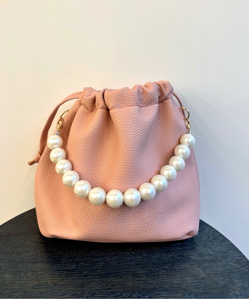 SALTMINT(ソルトミント)の「〔選べる5color / 2way仕様〕パールボールチェーン巾着バッグ バレエコア(ハンドバッグ・レディース・ベージュ/グリーン/ブルー/イエロー/ピンク・ONESIZE)」の13枚目の写真