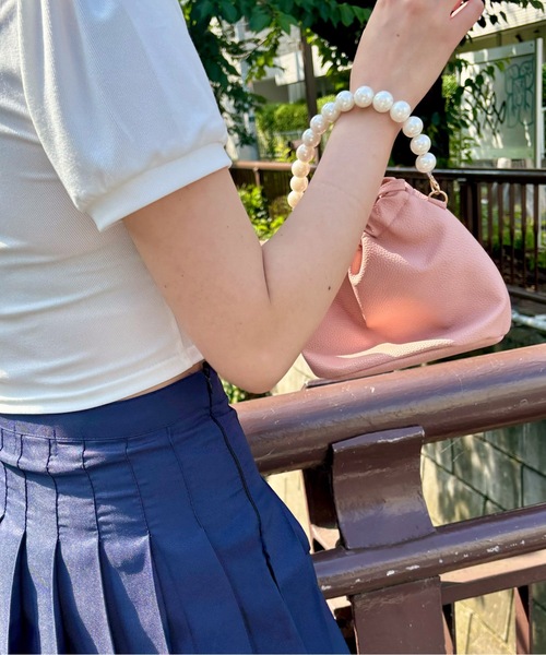 SALTMINT(ソルトミント)の「〔選べる5color / 2way仕様〕パールボールチェーン巾着バッグ バレエコア(ハンドバッグ・レディース・ベージュ/グリーン/ブルー/イエロー/ピンク・ONESIZE)」の8枚目の写真