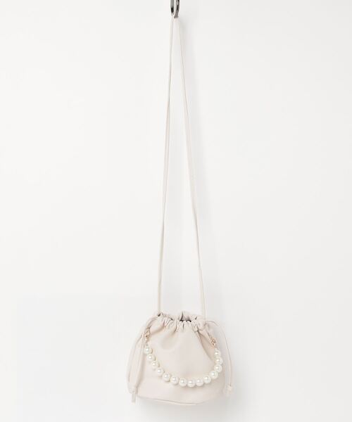 SALTMINT(ソルトミント)の「〔選べる5color / 2way仕様〕パールボールチェーン巾着バッグ バレエコア(ハンドバッグ・レディース・ベージュ/グリーン/ブルー/イエロー/ピンク・ONESIZE)」の19枚目の写真