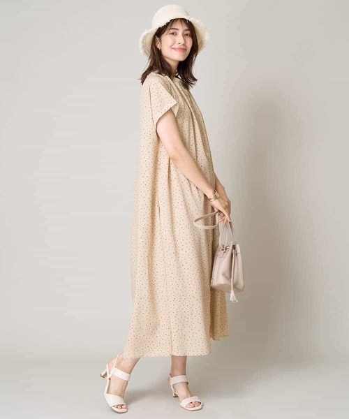 a.v.v（アーヴェヴェ）の「【洗える】シフォンドットバンドカラーワンピース（ワンピース・レディース・ベージュ/ブラック・40/38/36/34/42）」の10枚目の写真