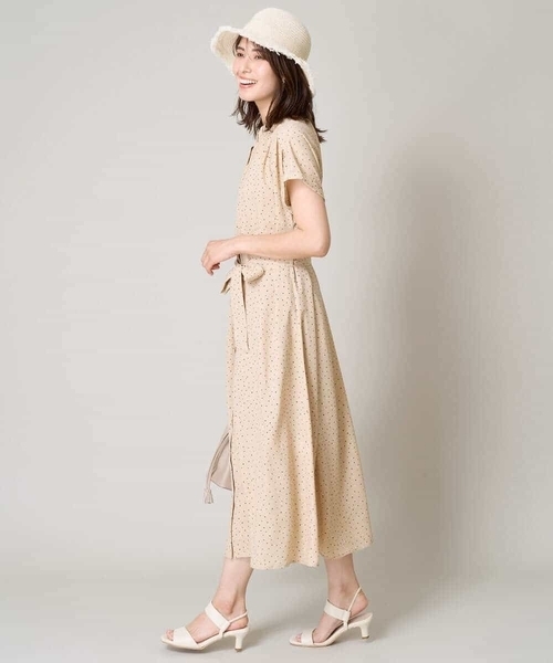 a.v.v（アーヴェヴェ）の「【洗える】シフォンドットバンドカラーワンピース（ワンピース・レディース・ベージュ/ブラック・40/38/36/34/42）」の13枚目の写真