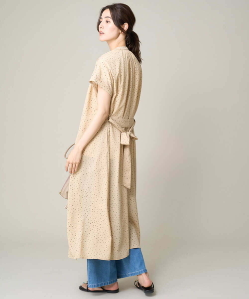 a.v.v（アーヴェヴェ）の「【洗える】シフォンドットバンドカラーワンピース（ワンピース・レディース・ベージュ/ブラック・40/38/36/34/42）」の17枚目の写真