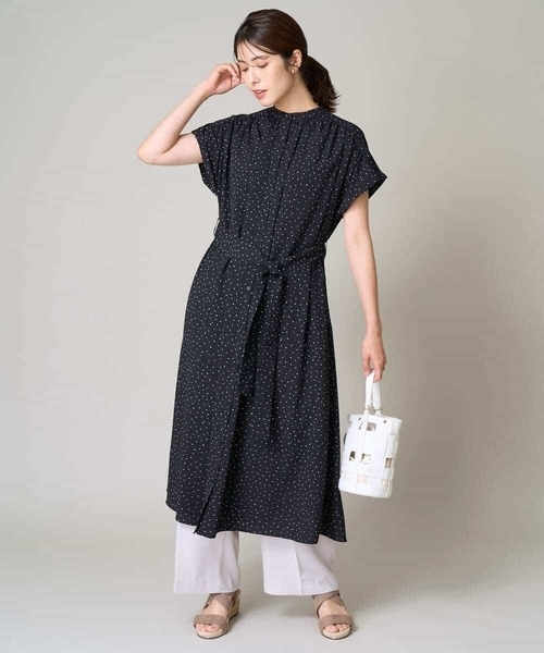 a.v.v（アーヴェヴェ）の「【洗える】シフォンドットバンドカラーワンピース（ワンピース・レディース・ベージュ/ブラック・40/38/36/34/42）」の19枚目の写真