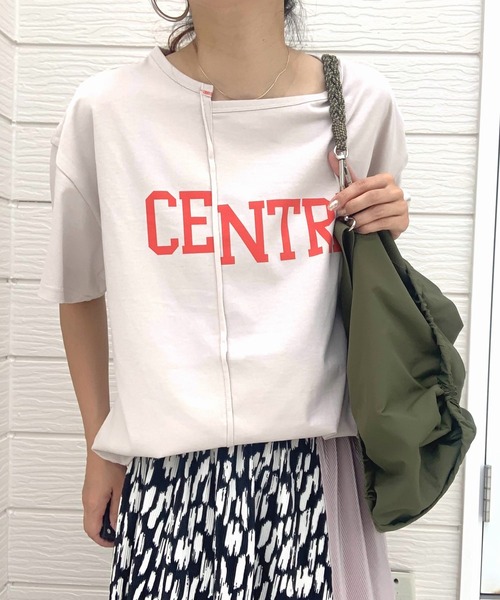 Q（キュー）の「カレッジロゴT（Tシャツ/カットソー・レディース・チャコールグレー/ベージュ/ピンク・MEDIUM）」の2枚目の写真