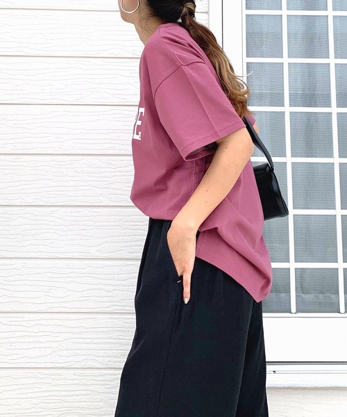 Q（キュー）の「カレッジロゴT（Tシャツ/カットソー・レディース・チャコールグレー/ベージュ/ピンク・MEDIUM）」の15枚目の写真