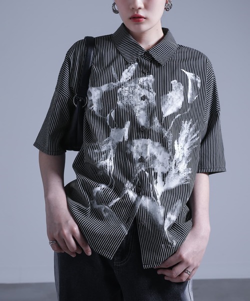 kOhAKU(コハク)の「かすれプリントストライプ柄シャツ(シャツ/ブラウス・レディース・ライトブルー/ブラック・2/1)」の15枚目の写真