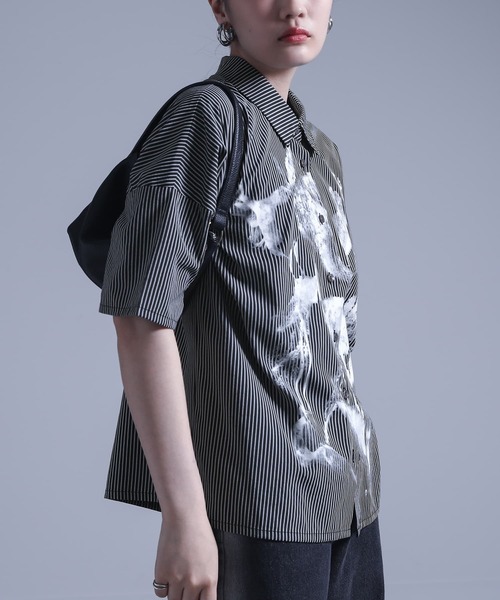 kOhAKU(コハク)の「かすれプリントストライプ柄シャツ(シャツ/ブラウス・レディース・ライトブルー/ブラック・2/1)」の13枚目の写真