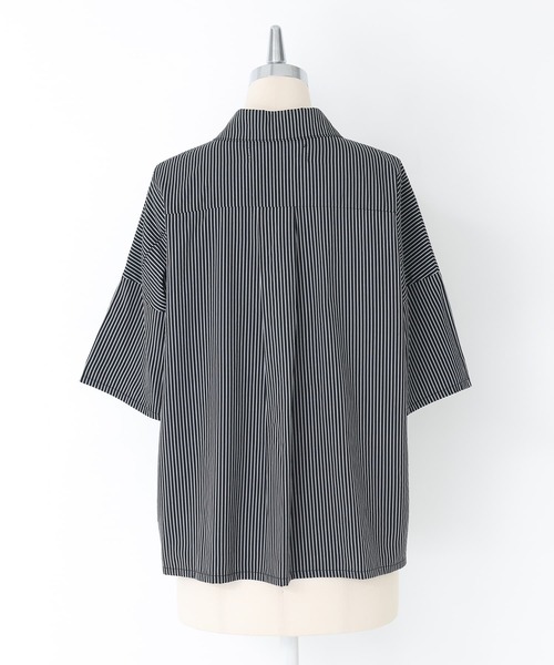 kOhAKU(コハク)の「かすれプリントストライプ柄シャツ(シャツ/ブラウス・レディース・ライトブルー/ブラック・2/1)」の5枚目の写真