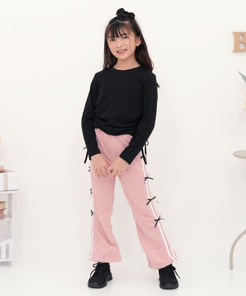 Bee des Bee(ビーデスビー)の「サイドギャザー長袖トップス(Tシャツ/カットソー・キッズ・ブラック/ホワイト/杢グレー・110cm/150cm/130cm/120cm/140cm)」の17枚目の写真