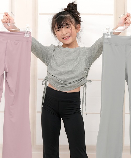 Bee des Bee(ビーデスビー)の「サイドギャザー長袖トップス(Tシャツ/カットソー・キッズ・ブラック/ホワイト/杢グレー・110cm/150cm/130cm/120cm/140cm)」の13枚目の写真