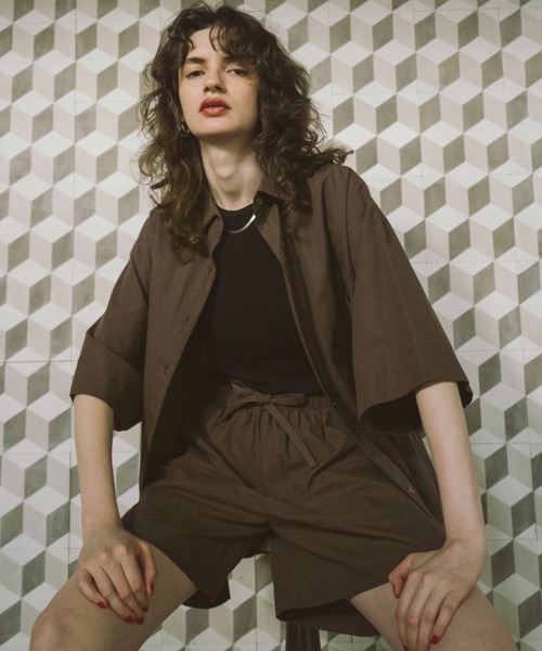 HANNE（アン）の「ハーフスリーブシャツセットアップ（シャツ/ブラウス・レディース・ピンク/ベージュ/ネイビー/ブルー/ブラウン・FREE）」の2枚目の写真