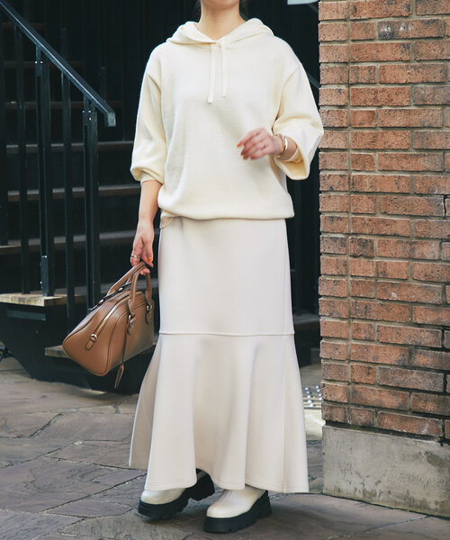 un dix cors（アンディコール）の「《セットアップ対応可》アルパカタッチニットフーディー（パーカー・レディース・チャコールグレー/アイボリー/ブラック・FREE）」の12枚目の写真