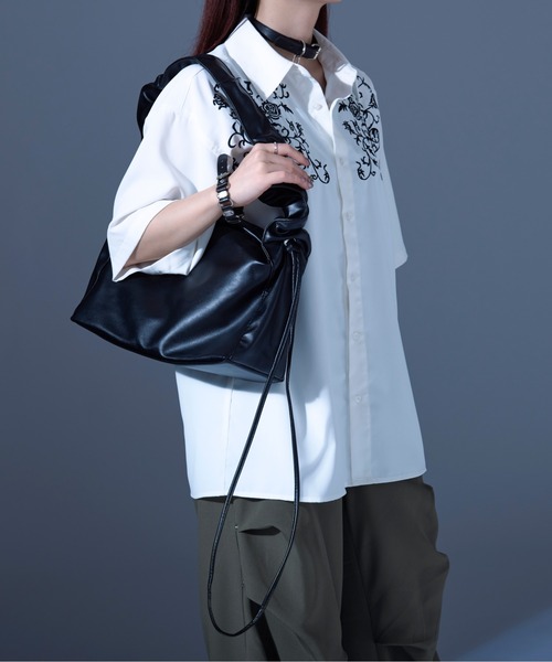 Ellno Loset(エルノロゼット)の「シャーリングBAG(ショルダーバッグ・メンズ・ブラック/シルバー・FREE)」の5枚目の写真