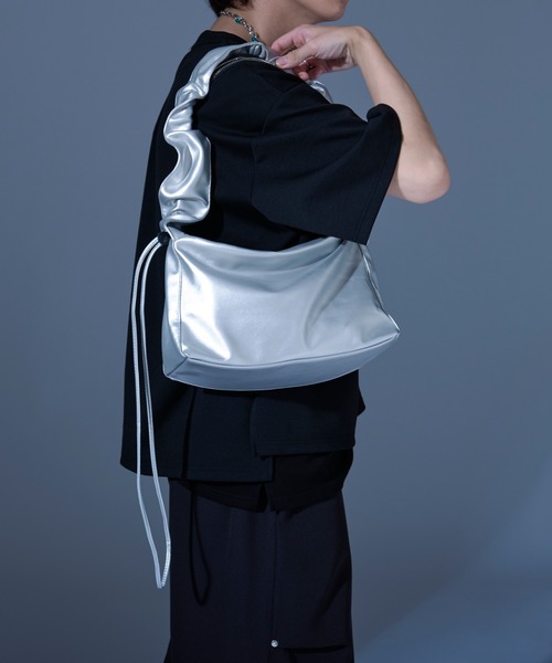 Ellno Loset(エルノロゼット)の「シャーリングBAG(ショルダーバッグ・メンズ・ブラック/シルバー・FREE)」の15枚目の写真