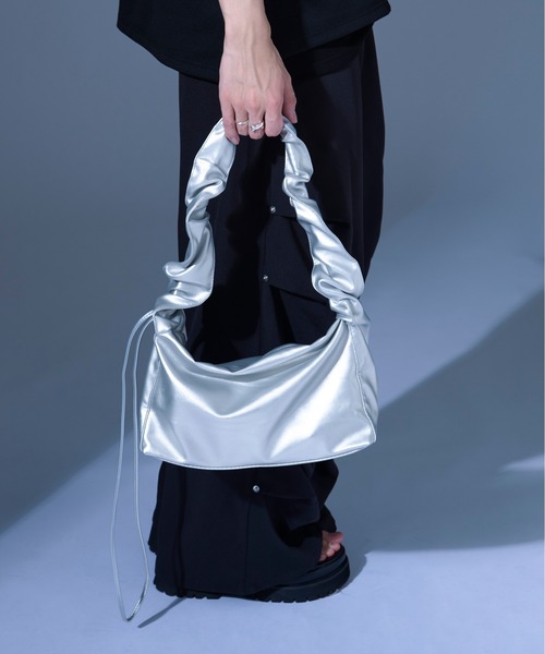 Ellno Loset(エルノロゼット)の「シャーリングBAG(ショルダーバッグ・メンズ・ブラック/シルバー・FREE)」の13枚目の写真