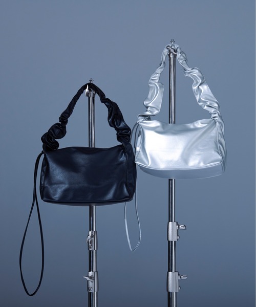 Ellno Loset(エルノロゼット)の「シャーリングBAG(ショルダーバッグ・メンズ・ブラック/シルバー・FREE)」の21枚目の写真